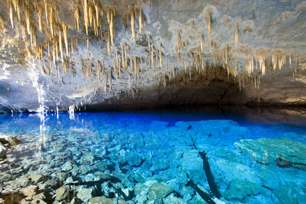 La Cueva del lago azul.