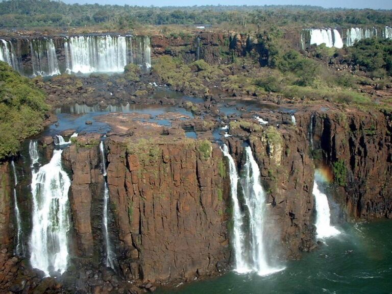 Impactantes imágenes de  la Sequía en las Cataratas de Iguazú