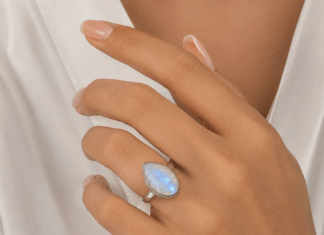 Piedra de luna: cuando la naturaleza crea pequeñas joyas Anillo de piedra de luna en plata